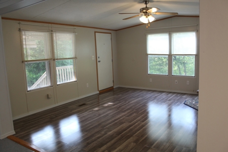 Move-in Ready Home on secluded County Road Oakland, Arkansas - image 10