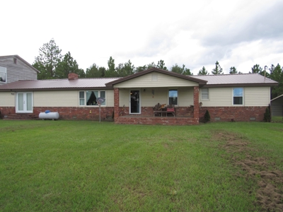 Country Home on 65 acres, pool, ponds! - image 1