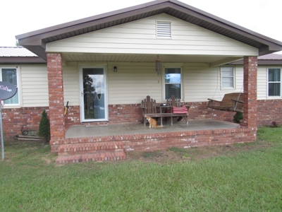 Country Home on 65 acres, pool, ponds! - image 2