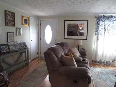Country Home on 65 acres, pool, ponds! - image 18