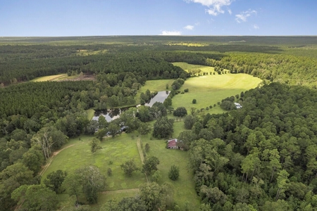 200 Acre Secluded Country Estate for Sale Hattiesburg MS - image 1