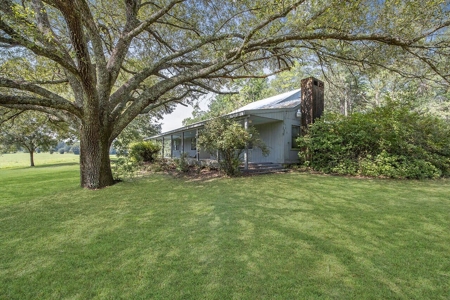 200 Acre Secluded Country Estate for Sale Hattiesburg MS - image 6