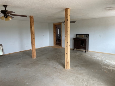 For sale country home with acreage located in central NM. - image 21