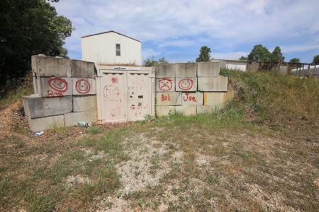 Ozarks Hunting Oasis For Sale in Willow Springs, MO - image 16