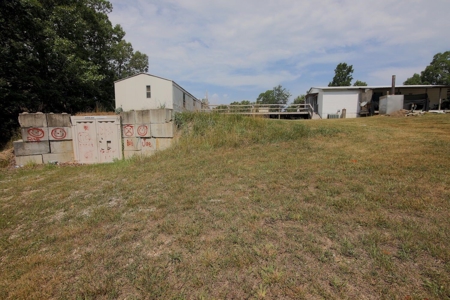Ozarks Hunting Oasis For Sale in Willow Springs, MO - image 17