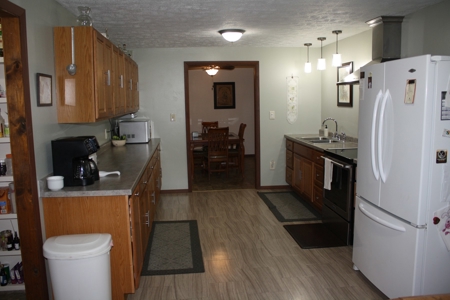 Piedmont Missouri Home and Land For Sale - image 49