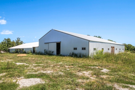 60 Acre South Central Missouri Farm With Auction Barn - image 3