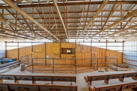 60 Acre South Central Missouri Farm With Auction Barn - image 4