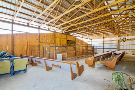60 Acre South Central Missouri Farm With Auction Barn - image 14