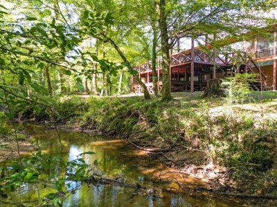 3 Bed/2.5 Bath Lodge for Sale on Creek in Amite County, MS - image 5