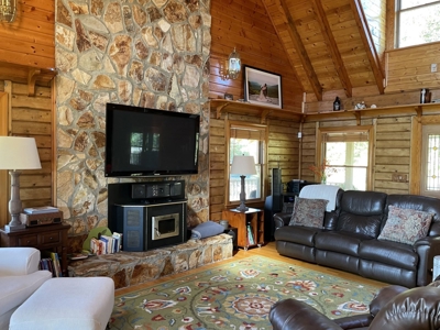 3 BR Log Home with 54.59 Acres - image 10