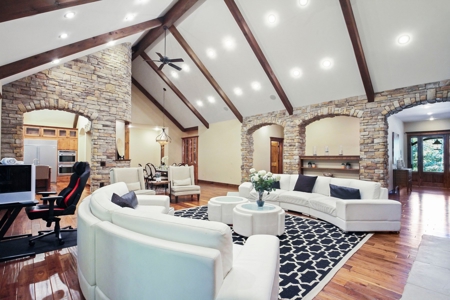 Country Club Luxury Home For Sale In South Central Missouri - image 5