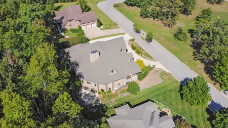 Country Club Luxury Home For Sale In South Central Missouri - image 44