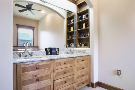 Country Club Luxury Home For Sale In South Central Missouri - image 19