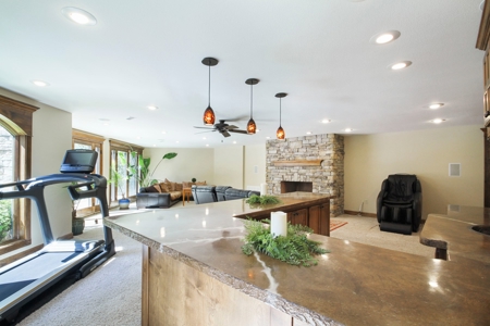 Country Club Luxury Home For Sale In South Central Missouri - image 31