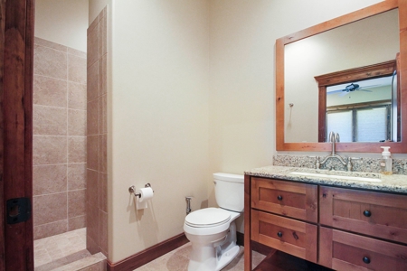 Country Club Luxury Home For Sale In South Central Missouri - image 26