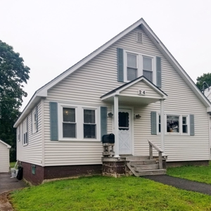 Move In Ready Family Home - image 1