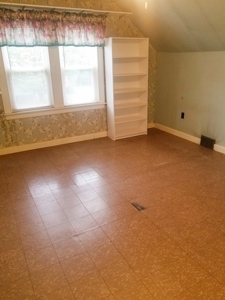 Move In Ready Family Home - image 21