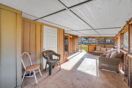 Home For Sale Near Lake Lugert, Oklahoma - image 6