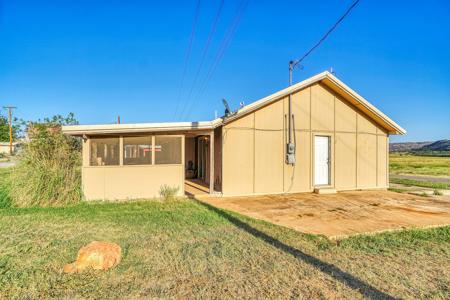 Home For Sale Near Lake Lugert, Oklahoma - image 22