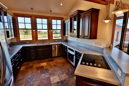 Luxury Country Horse Property with Large Shop Near Montrose - image 16