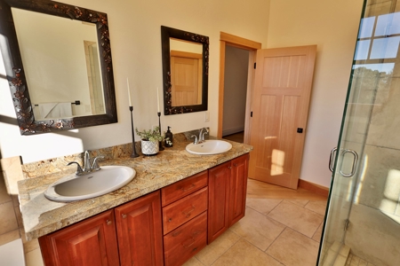 Luxury Country Horse Property with Large Shop Near Montrose - image 11