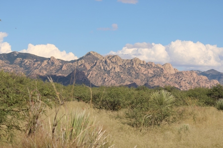 Spectacular panoramic views of the Dragoon Mountains - image 20