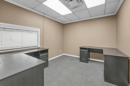 Commercial Building for Sale in Beckham County, OK - image 15
