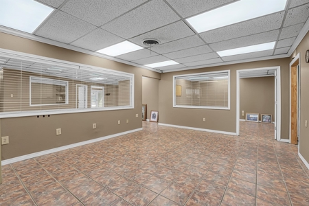Commercial Building for Sale in Beckham County, OK - image 7