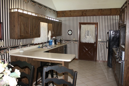Piedmont Missouri Home and Land for Sale - image 13