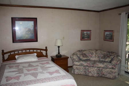 Piedmont Missouri Home and Land for Sale - image 12