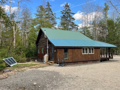 Off-Grid Log Cabin - image 2