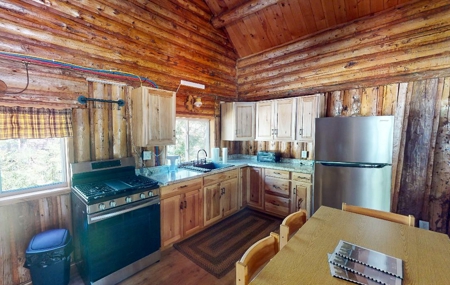 Off-Grid Log Cabin - image 18
