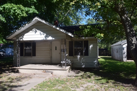2 Bedroom, 1 Bath Home, Robinson, IL For Sale @ Auction - image 1