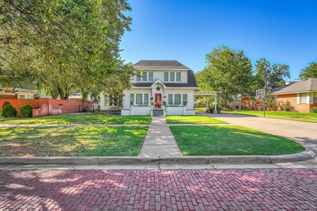 Home For Sale In Elk City, Oklahoma - image 1