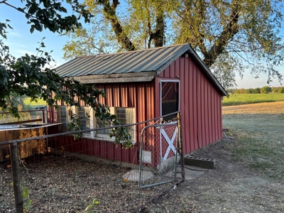 Country Home near Kincaid, Ks - image 5