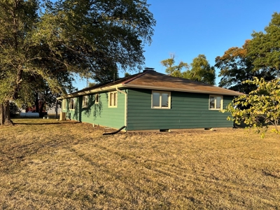 Country Home near Kincaid, Ks - image 2