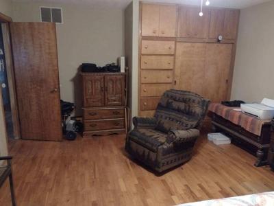 Country Home near Kincaid, Ks - image 24