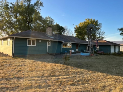 Country Home near Kincaid, Ks - image 1