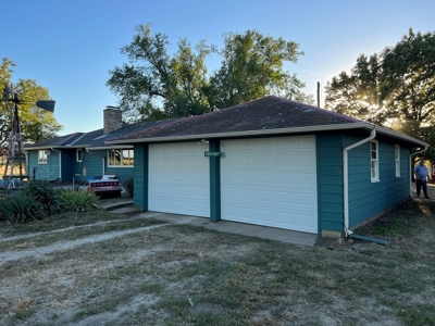 Country Home near Kincaid, Ks - image 11