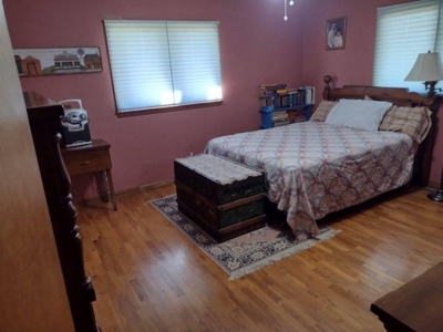 Country Home near Kincaid, Ks - image 23