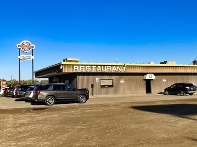Vacant Low Maintenance Commercial Building with Highway Frontage for Sale - image 3