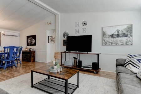 Texas Home For Sale With Acreage No Restrictions - image 7