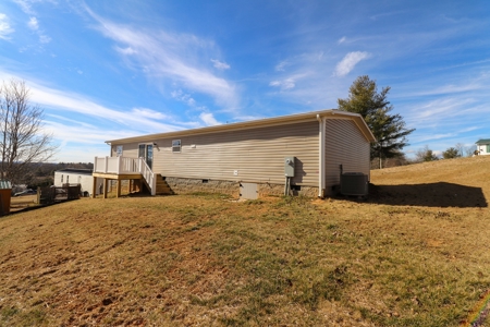 New Home for Sale in Woodlawn VA! - image 17