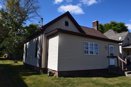 2 Bedroom, 1 Bath Home, Robinson, IL For Sale @ Auction - image 3