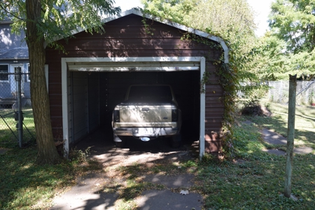2 Bedroom, 1 Bath Home, Robinson, IL For Sale @ Auction - image 4