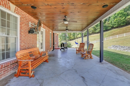 SALE PENDING Mini Farm For Sale in Petersburg Tn - image 38