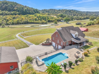 SALE PENDING Mini Farm For Sale in Petersburg Tn - image 47