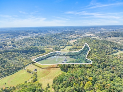 SALE PENDING Mini Farm For Sale in Petersburg Tn - image 2