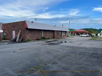 Commercial Building in Burkesville, KY - image 7